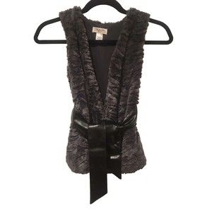 Belle Du Jour Girls Gray Faux Fur Vest W/Black Faux Leather Belt/Sash girl small